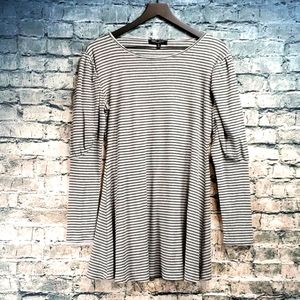 Romeo + Juliet Couture | Romantic Flirty Tunic Top